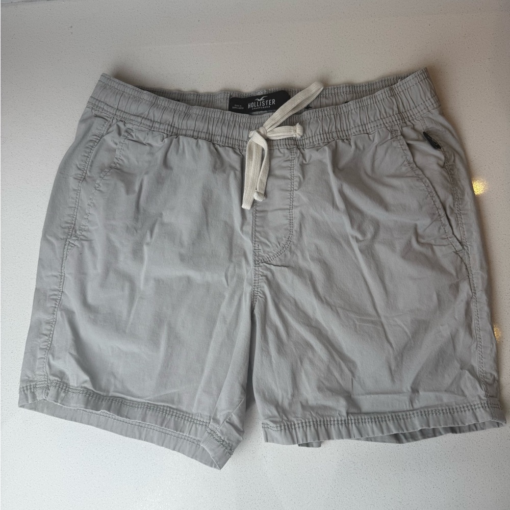 Hollister Gray Flat Front Men Shorts
